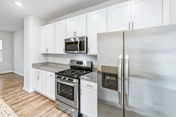 Evolv at stonehaven townhomes in white plains, maryland kitchen